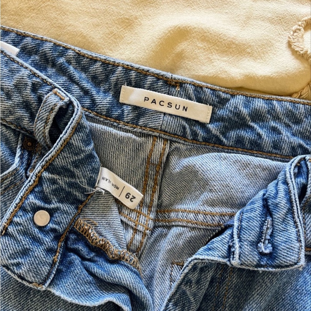 Pacsun mom Jean